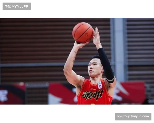 贺希宁20+12两双数据 深圳锋线核心攻防两端贡献稳定