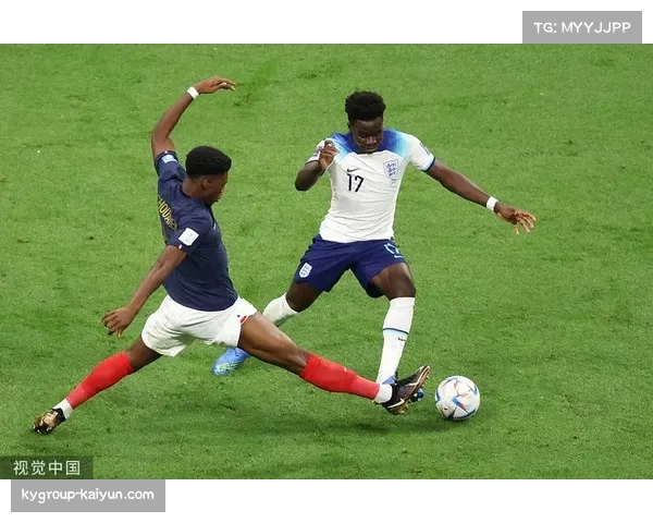 萨卡边路突破面对特奥回追 英格兰法国潜在交锋检验边路攻防转换速度